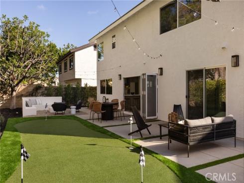 872  Liard  , Costa Mesa, CA