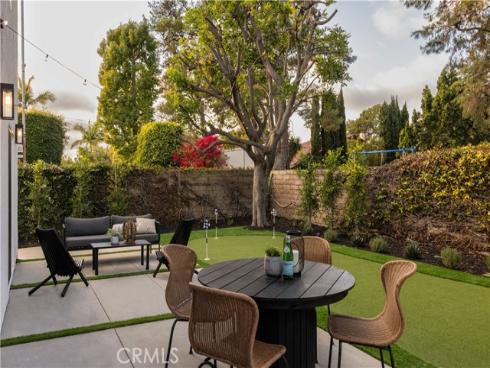 872  Liard  , Costa Mesa, CA