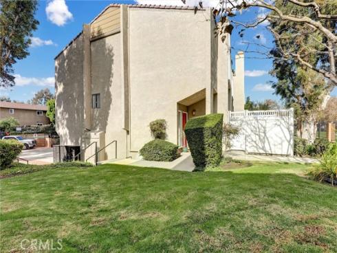 380 W Wilson  C101  Street, Costa Mesa, CA