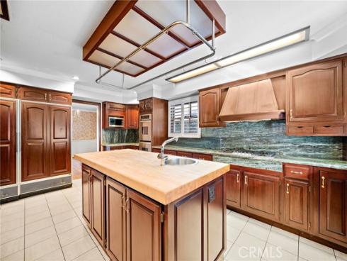 1851  Pitcairn  , Costa Mesa, CA