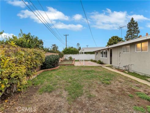 2371  Rutgers  , Costa Mesa, CA