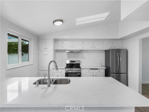 2371  Rutgers  , Costa Mesa, CA