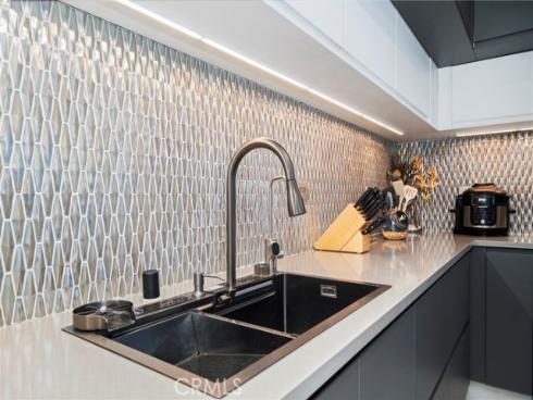 985  Begonia   Avenue, Costa Mesa, CA