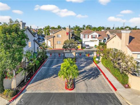 1203  Hazel   Place, Costa Mesa, CA