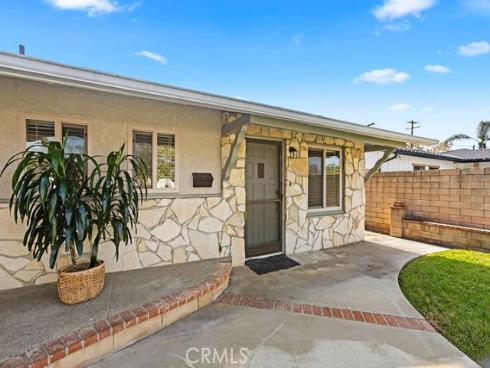 995  Post   Road, Costa Mesa, CA