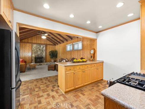 995  Post   Road, Costa Mesa, CA