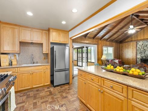 995  Post   Road, Costa Mesa, CA