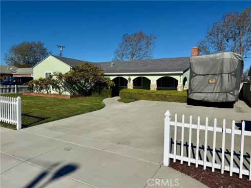 810  Congress  , Costa Mesa, CA