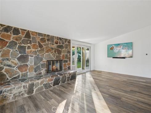 305  Nassau   Road, Costa Mesa, CA