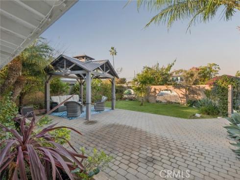 305  Nassau   Road, Costa Mesa, CA