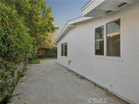 305  Nassau   Road, Costa Mesa, CA
