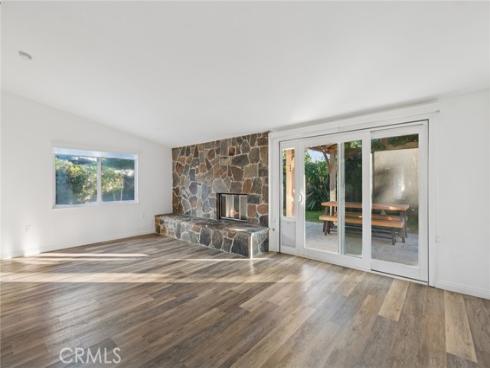 305  Nassau   Road, Costa Mesa, CA