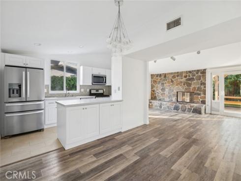 305  Nassau   Road, Costa Mesa, CA