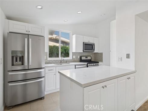 305  Nassau   Road, Costa Mesa, CA