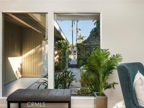 337 Vista Baya , Costa Mesa, CA