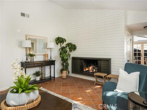 337 Vista Baya , Costa Mesa, CA