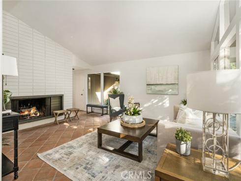 337 Vista Baya , Costa Mesa, CA