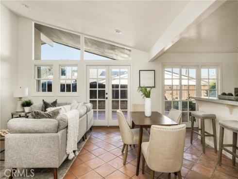 337 Vista Baya , Costa Mesa, CA