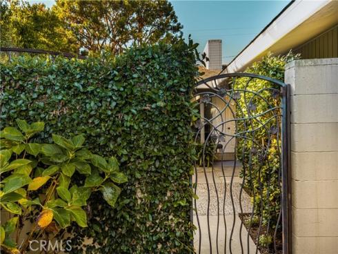 337 Vista Baya , Costa Mesa, CA