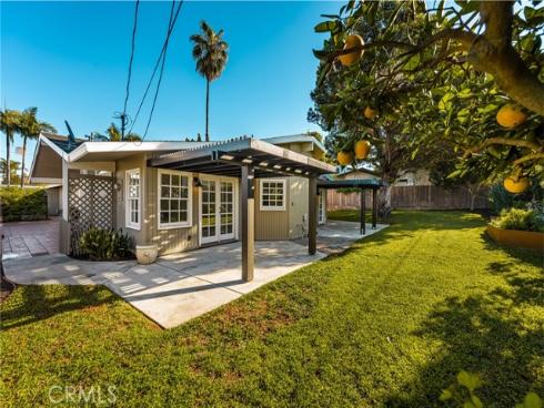 337 Vista Baya , Costa Mesa, CA