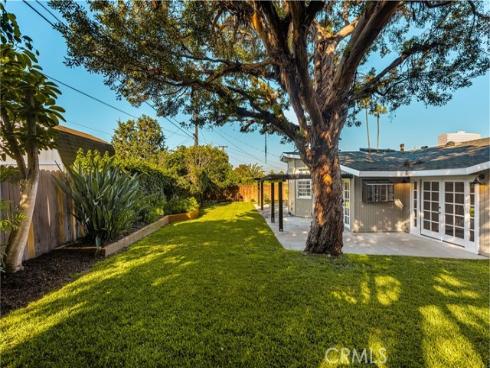 337 Vista Baya , Costa Mesa, CA