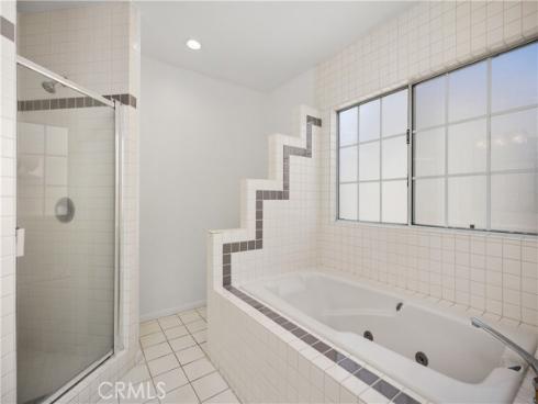 286 Carefree , Costa Mesa, CA