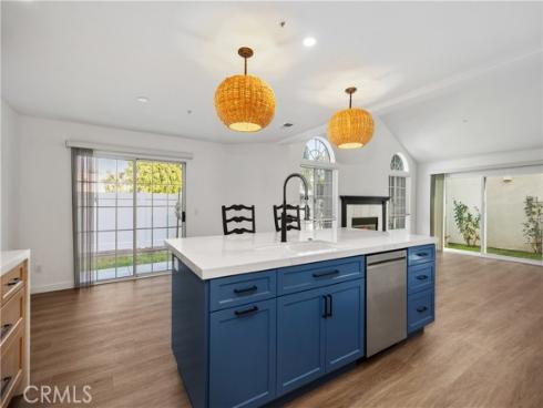 286 Carefree , Costa Mesa, CA