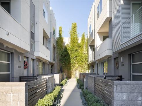 1532 Maxwell Way , Costa Mesa, CA