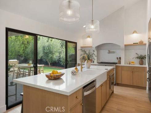 208 Susannah Place , Costa Mesa, CA