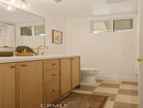 208 Susannah Place , Costa Mesa, CA