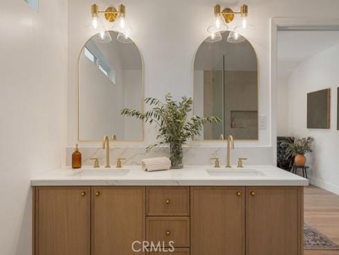 208 Susannah Place , Costa Mesa, CA