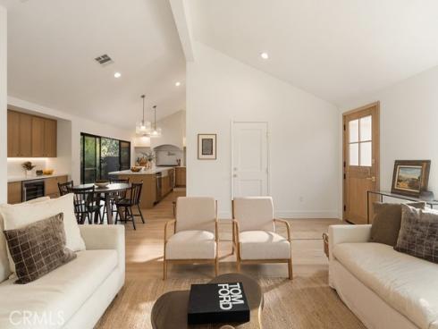 208 Susannah Place , Costa Mesa, CA