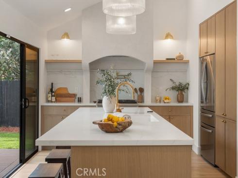 208 Susannah Place , Costa Mesa, CA