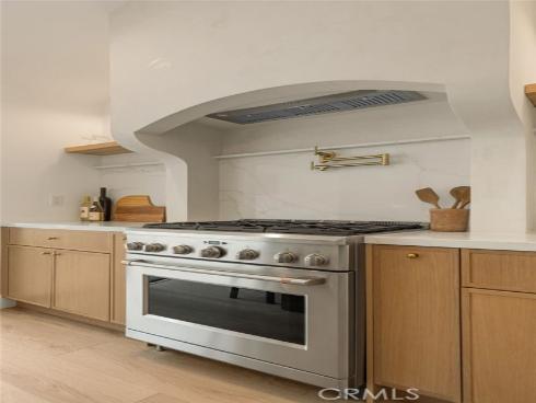 208 Susannah Place , Costa Mesa, CA