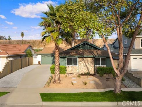 952 Cheyenne , Costa Mesa, CA