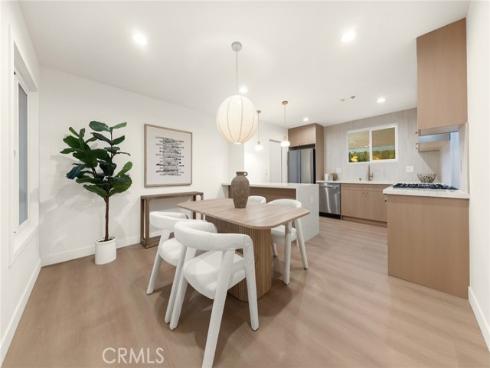 952 Cheyenne , Costa Mesa, CA