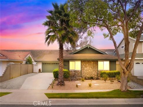 952 Cheyenne , Costa Mesa, CA