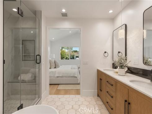 2187 Meyer Place, Costa Mesa, CA