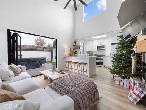 236 Camellia Lane, Costa Mesa, CA