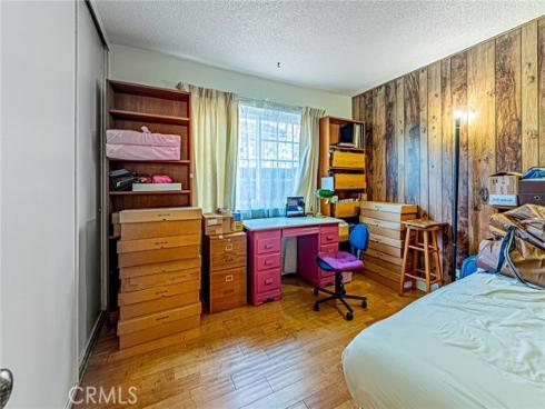 559  Traverse  , Costa Mesa, CA