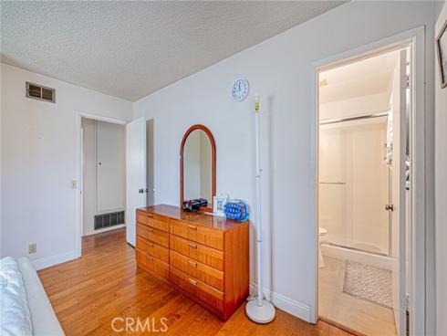 559  Traverse  , Costa Mesa, CA