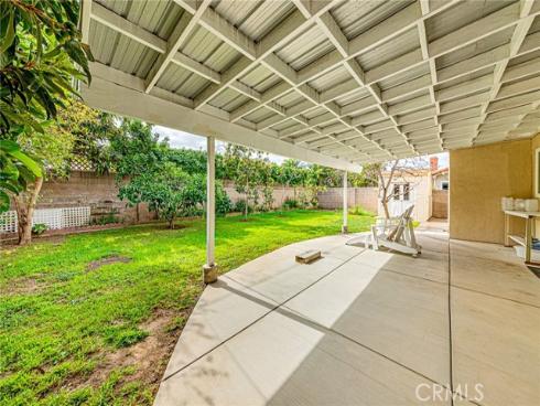 559  Traverse  , Costa Mesa, CA