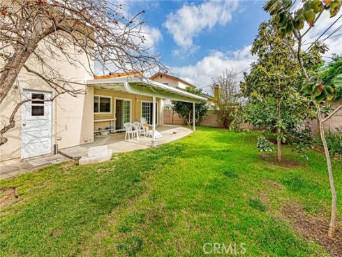 559  Traverse  , Costa Mesa, CA