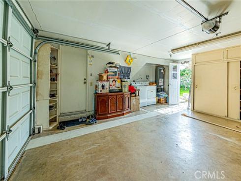 559  Traverse  , Costa Mesa, CA