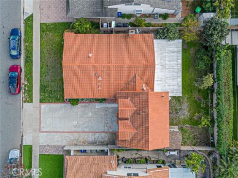 559  Traverse  , Costa Mesa, CA