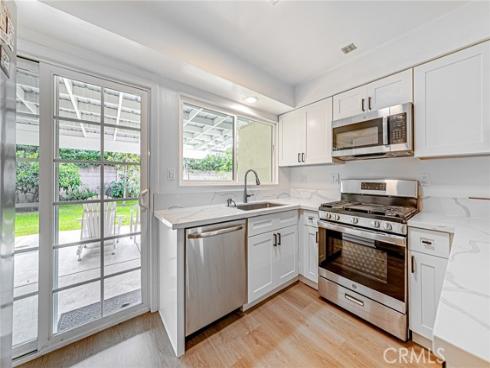 559  Traverse  , Costa Mesa, CA