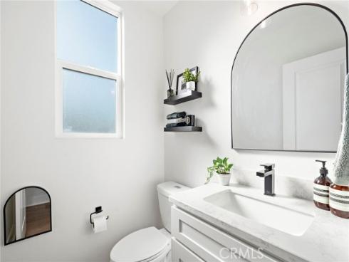 1974 Meyer D Place, Costa Mesa, CA