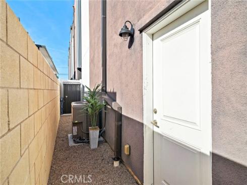 1974 Meyer D Place, Costa Mesa, CA