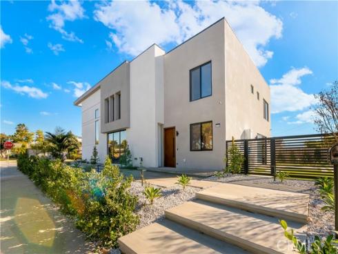 853 Oak , Costa Mesa, CA