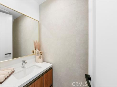 853 Oak , Costa Mesa, CA